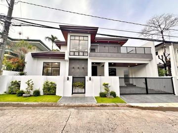 Brand new 4 bedrooms Modern House for sale in Bf Homes