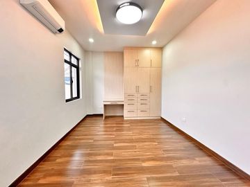 Brand new 4 bedrooms Modern House for sale in Bf Homes