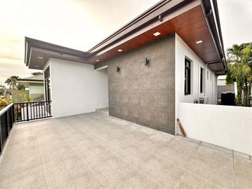 Brand new 4 bedrooms Modern House for sale in Bf Homes