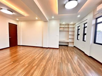 Brand new 4 bedrooms Modern House for sale in Bf Homes