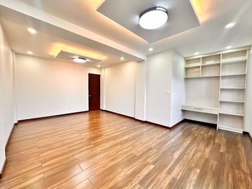 Brand new 4 bedrooms Modern House for sale in Bf Homes