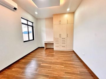 Brand new 4 bedrooms Modern House for sale in Bf Homes