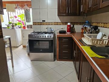 VENDO DEPARTAMENTO 1ER PISO 183M2 – SAN BORJA NORTE