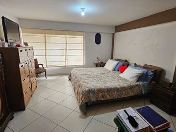 VENDO DEPARTAMENTO 1ER PISO 183M2 – SAN BORJA NORTE