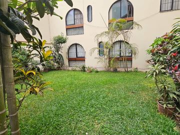 VENDO DEPARTAMENTO 1ER PISO 183M2 – SAN BORJA NORTE