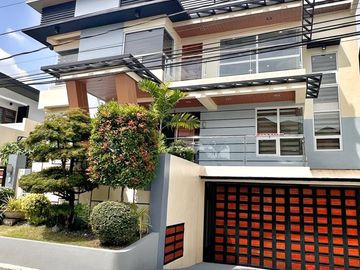 Well Maintain Multi level House and Lot for sale in Bf Homes phase 2