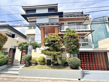 Well Maintain Multi level House and Lot for sale in Bf Homes phase 2