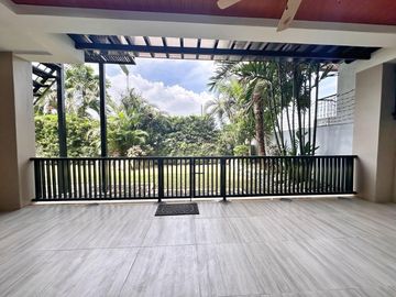 Well Maintain Multi level House and Lot for sale in Bf Homes phase 2