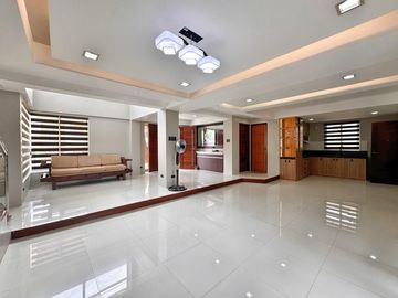 Well Maintain Multi level House and Lot for sale in Bf Homes phase 2
