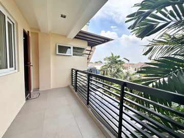 Well Maintain Multi level House and Lot for sale in Bf Homes phase 2