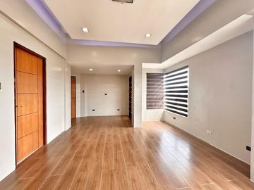 Well Maintain Multi level House and Lot for sale in Bf Homes phase 2