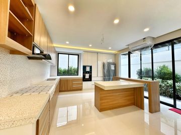 Brand new Modern exquisite House with Elevator For sale in Bf Homes