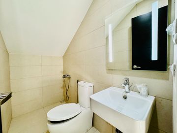 Modern  Zen Design Single attached For sale in BF Homes