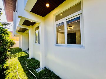 Modern  Zen Design Single attached For sale in BF Homes