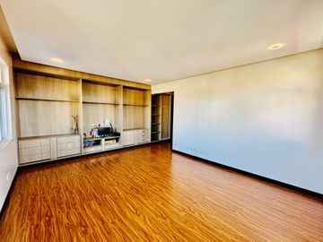 Modern  Zen Design Single attached For sale in BF Homes
