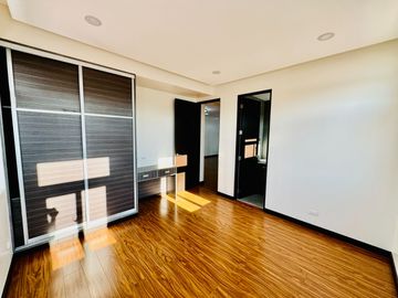 Modern  Zen Design Single attached For sale in BF Homes