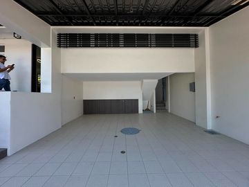 Modern  Zen Design Single attached For sale in BF Homes