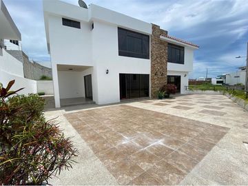 casa de venta en urbanización manta