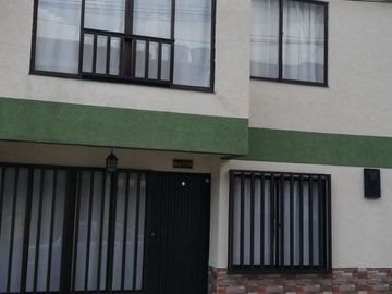 Se vende casa en el barrio Santa Monica