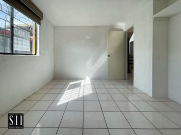 CASA EN RENTA, LOMAS DEL MARQUES, 3 RECAMARAS, ESTUDIO EN PB, 2 BAÑOS, UNA COCHERA TECHADA