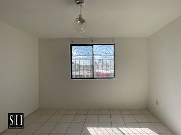 CASA EN RENTA, LOMAS DEL MARQUES, 3 RECAMARAS, ESTUDIO EN PB, 2 BAÑOS, UNA COCHERA TECHADA