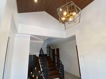 FOR SALE STUNNING MODERN 3 STOREY HOUSE IN SILANG CAVITE
