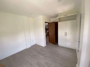 FOR SALE STUNNING MODERN 3 STOREY HOUSE IN SILANG CAVITE