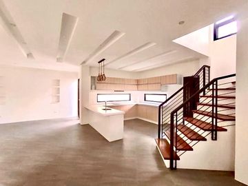 FOR SALE FURNISHED ELEGANT MODERN 3 STOREY HOUSE IN CAVITE