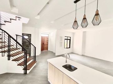 FOR SALE FURNISHED ELEGANT MODERN 3 STOREY HOUSE IN CAVITE