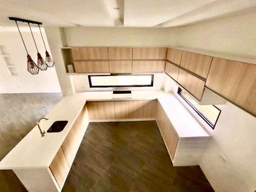 FOR SALE FURNISHED ELEGANT MODERN 3 STOREY HOUSE IN CAVITE