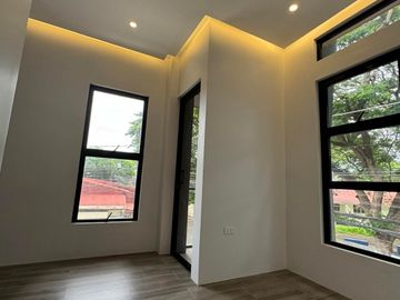 FOR SALE AMAZING MODERN 2 STOREY DUPLEX HOUSE IN LAGUNA