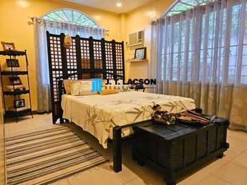🏡 Spacious 3-Bedroom House + Guest Suite with Mancave – Ready to Move In!