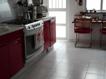 Venta de casa: 4 recámaras, 3.5 baños, también con uso de suelo comercial en Col. Condesa