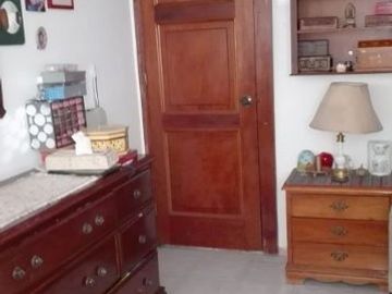 Venta de casa: 4 recámaras, 3.5 baños, también con uso de suelo comercial en Col. Condesa