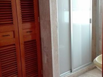 Venta de casa: 4 recámaras, 3.5 baños, también con uso de suelo comercial en Col. Condesa
