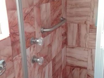 Venta de casa: 4 recámaras, 3.5 baños, también con uso de suelo comercial en Col. Condesa