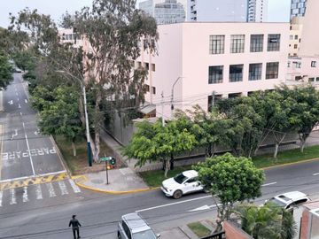 Vendo Amplio Y Hermoso Dpto En Magdalena, Limite Con San Isidro!