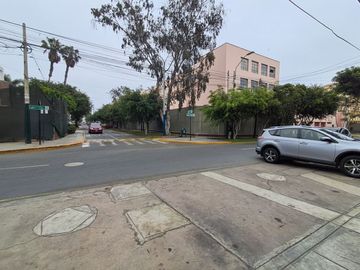 Vendo Amplio Y Hermoso Dpto En Magdalena, Limite Con San Isidro!