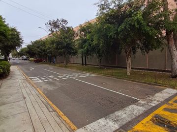 Vendo Amplio Y Hermoso Dpto En Magdalena, Limite Con San Isidro!