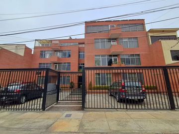 Vendo Amplio Y Hermoso Dpto En Magdalena, Limite Con San Isidro!