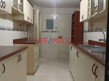 Alquilo Departamento - S/2,500.00 Lomas De La Molina Por La Cdra 6