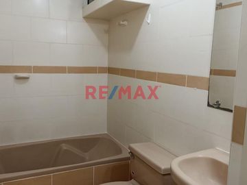 Alquilo Departamento - S/2,500.00 Lomas De La Molina Por La Cdra 6