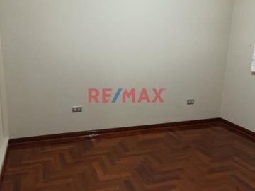 Alquilo Departamento - S/2,500.00 Lomas De La Molina Por La Cdra 6