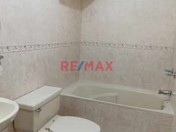 Alquilo Departamento - S/2,500.00 Lomas De La Molina Por La Cdra 6
