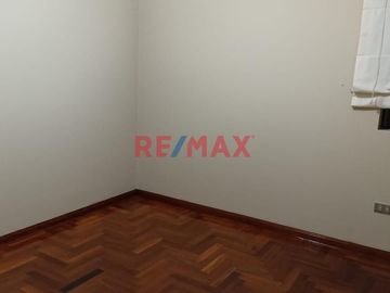 Alquilo Departamento - S/2,500.00 Lomas De La Molina Por La Cdra 6