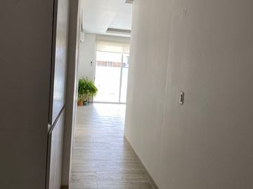 Venta de edificio de oficinas impecable: 929m2 constr. 4 niveles, elevador. Col. Roma Norte