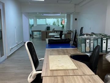 Venta de edificio de oficinas impecable: 929m2 constr. 4 niveles, elevador. Col. Roma Norte