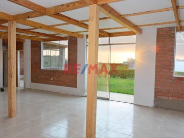 Venta De Hermosa Casa De Campo Asia
