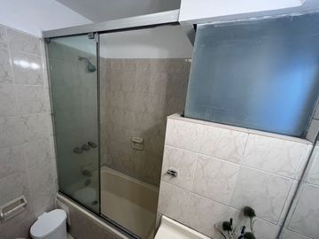 MAGDALENA LIMITE CON SAN ISIDRO ALQUILER DE AMPLIO Y COMODO DEPARTAMENTO DE 92 M2 TOTALMENTE AMOBLADO Y EQUIPADO MUY BIEN UBICADO EN LA RECTA DEL COUN