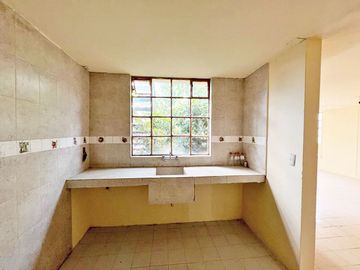 CASA EN VENTA DE UNA PLANTA SALIDA A SALAMANCA, FRACC. AMPLIACIÓN LA SOLEDAD, A LA ALTURA DE SERVIACERO